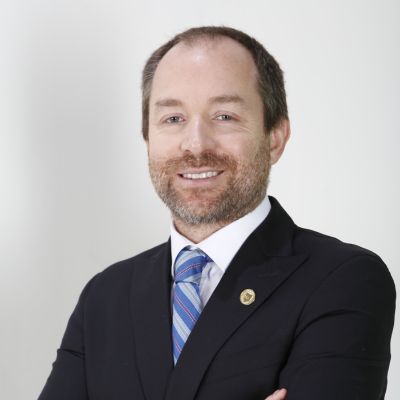 Dr. Gustavo Niklander